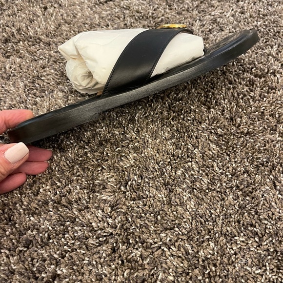 Women’s Gucci Flip Flops - Picture 14 of 15